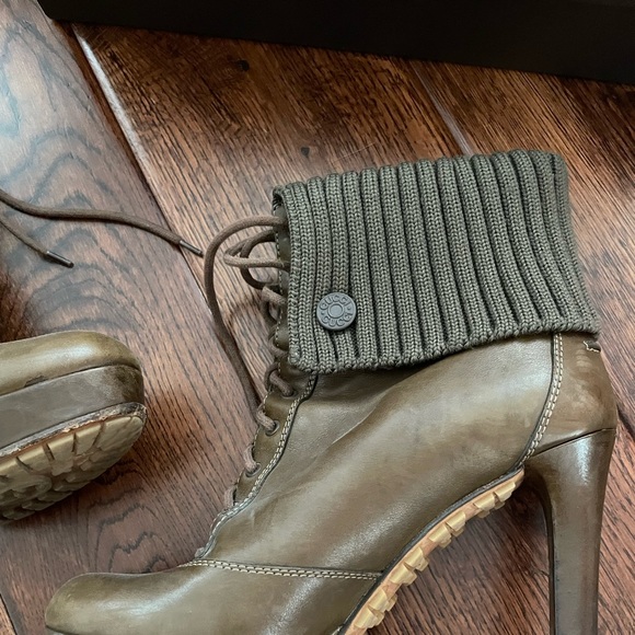 Gucci 2012 Brown Angeo Lace Up Heeled Bootie - Size 38 - Picture 15 of 16